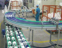 恒安集團(tuán)復(fù)卷機(jī)生產(chǎn)現(xiàn)場 恒安集團(tuán)復(fù)卷機(jī)生產(chǎn)現(xiàn)場