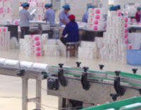 河南銀鴿無芯生產(chǎn)線生產(chǎn)現(xiàn)場 河南銀鴿無芯生產(chǎn)線生產(chǎn)現(xiàn)場