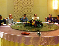 寶索歐洲客戶舉杯慶賀 寶索歐洲客戶舉杯慶賀